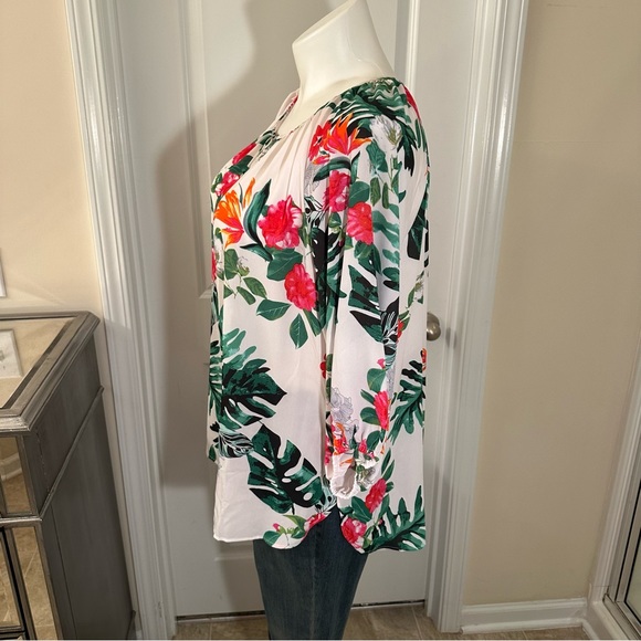 Premise Studio 3/4 sleeve top. Size 1X top. Plus size top. Tropical print blouse - Picture 9 of 9